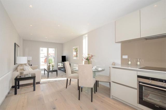  Image of 2 Bedroom Flat to rent at Lansdowne Way, Vauxhall, SW8
