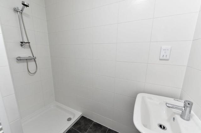  Image of 2 Bedroom Flat to rent at Holland Road, Notting Hill, W14