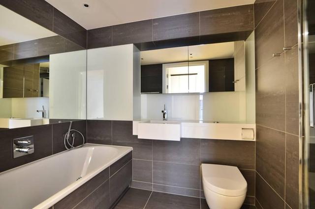  Image of 2 Bedroom Flat to rent at Middlesex Street, Whitechapel, E1