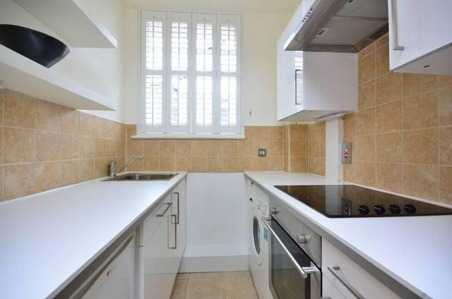  Image of Studio to rent at Queen