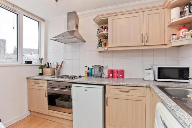  Image of 1 Bedroom Flat to rent at Hammersmith Road, London, W14