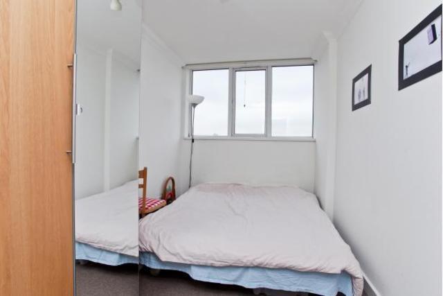  Image of 1 Bedroom Flat to rent at Hammersmith Road, London, W14