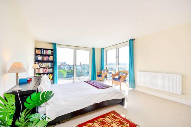  Image of 3 Bedroom Flat to rent at Westbourne Park Road, Ladboke Grove, W2