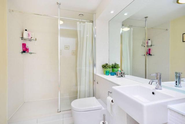 Image of 3 Bedroom Flat to rent at Westbourne Park Road, Ladboke Grove, W2