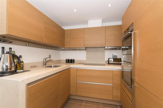  Image of 1 Bedroom Flat to rent at New Providence Wharf, Canary Wharf, E14