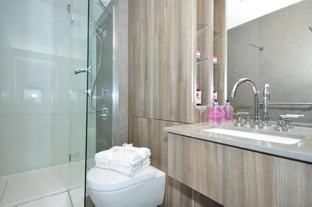  Image of 2 Bedroom Flat to rent at Westferry Circus, Canary Wharf, E14