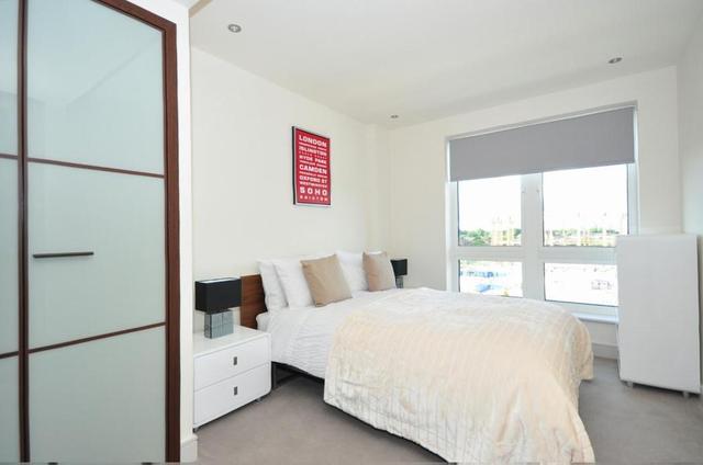  Image of 2 Bedroom Flat to rent at Westferry Circus, Canary Wharf, E14