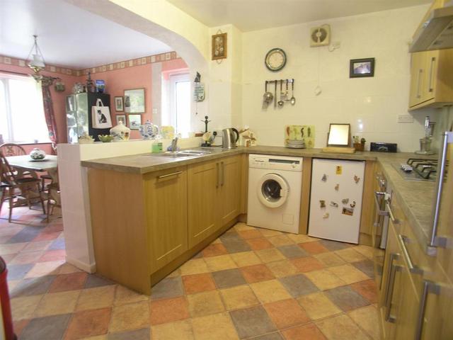  Image of 3 Bedroom Semi-Detached for sale at Sawbridgeworth