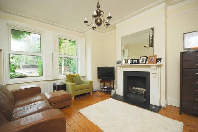  Image of 2 Bedroom Flat to rent at Redcliffe Gardens, Chelsea, SW10