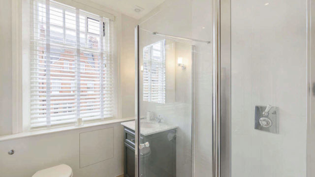  Image of 1 Bedroom Flat to rent at Evelyn Gardens, Chelsea, SW7