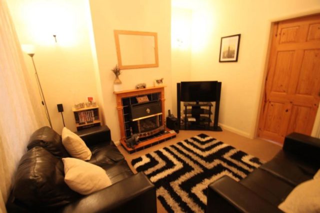  Image of 2 Bedroom Property to rent at 2 bed, Bolehill Lane, Crookes