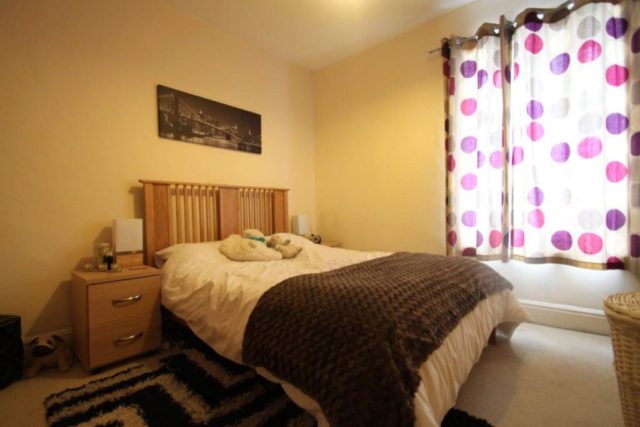  Image of 2 Bedroom Property to rent at 2 bed, Bolehill Lane, Crookes