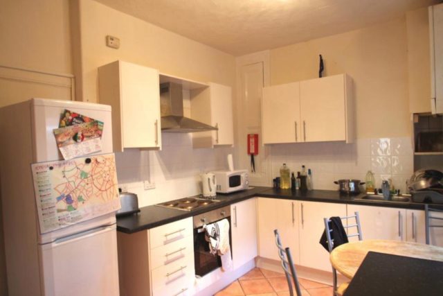  Image of 4 Bedroom Property to rent at Newly Modernised 4 bed, Brunswick Street
