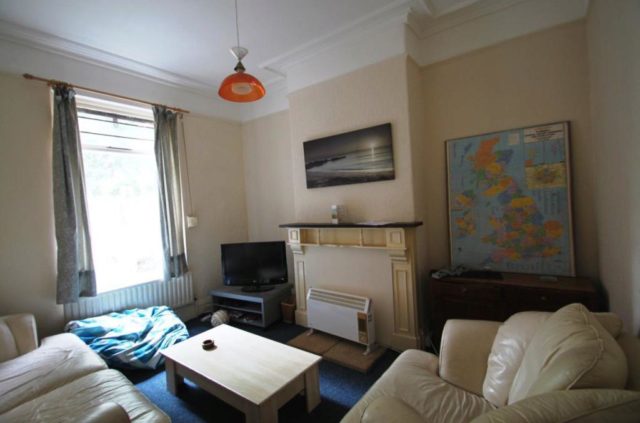  Image of 4 Bedroom Property to rent at Newly Modernised 4 bed, Brunswick Street
