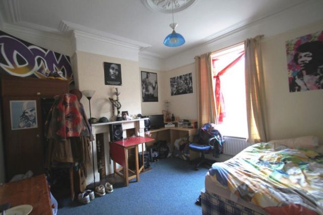  Image of 4 Bedroom Property to rent at Newly Modernised 4 bed, Brunswick Street