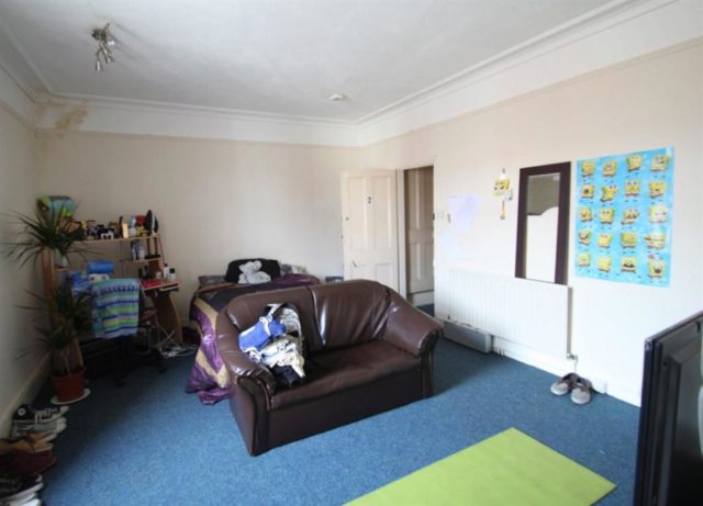  Image of 4 Bedroom Property to rent at Newly Modernised 4 bed, Brunswick Street