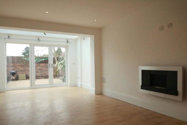  Image of 2 Bedroom Terraced for sale at Holmes Close, Purley