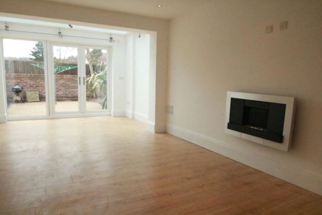  Image of 2 Bedroom Terraced for sale at Holmes Close, Purley