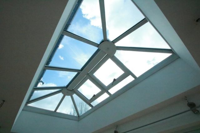 Image of 2 Bedroom Terraced for sale at Holmes Close, Purley