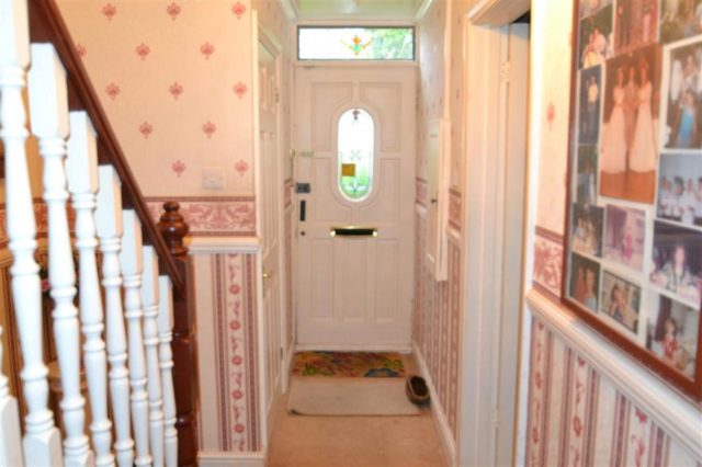  Image of 3 Bedroom End of Terrace for sale at Kesteven Close, Hainault, Ilford