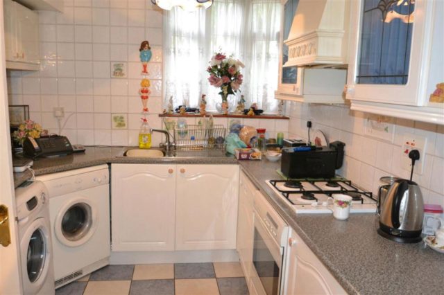  Image of 3 Bedroom End of Terrace for sale at Kesteven Close, Hainault, Ilford