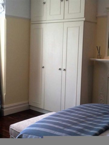  Image of Flat to rent at Creffield Road, London