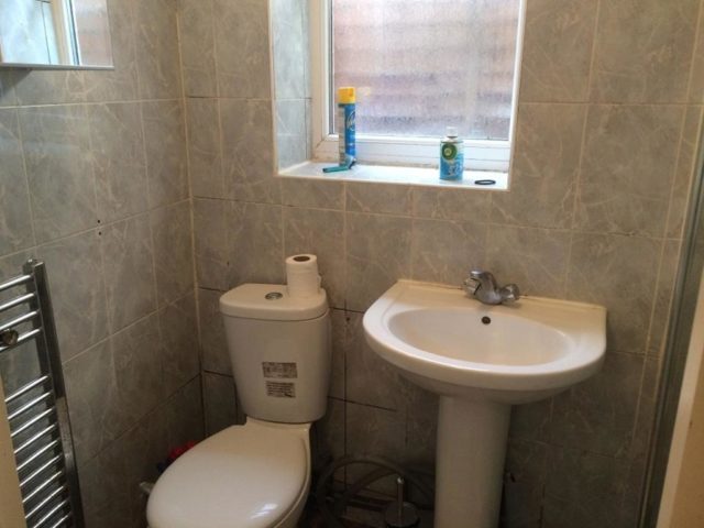  Image of 2 Bedroom Semi-Detached Bungalow to rent at Two Double Bedroom Bungalow Wembley