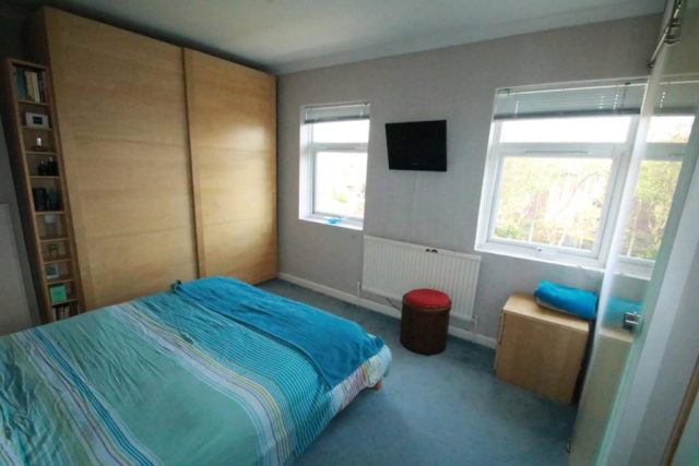  Image of 3 Bedroom End of Terrace for sale at Waddon, Croydon
