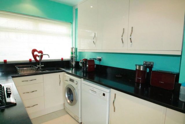  Image of 3 Bedroom End of Terrace for sale at Waddon, Croydon