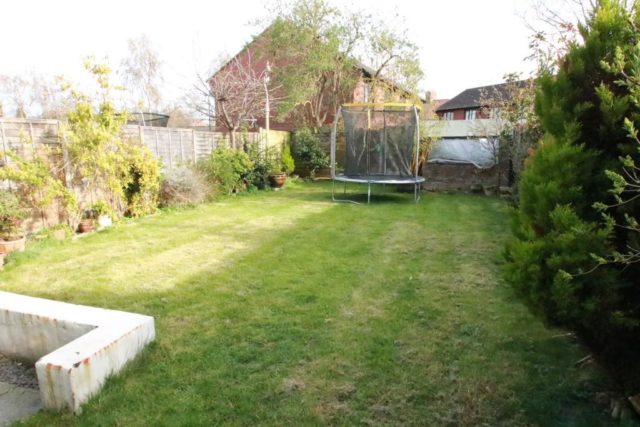 Image of 3 Bedroom End of Terrace for sale at Waddon, Croydon