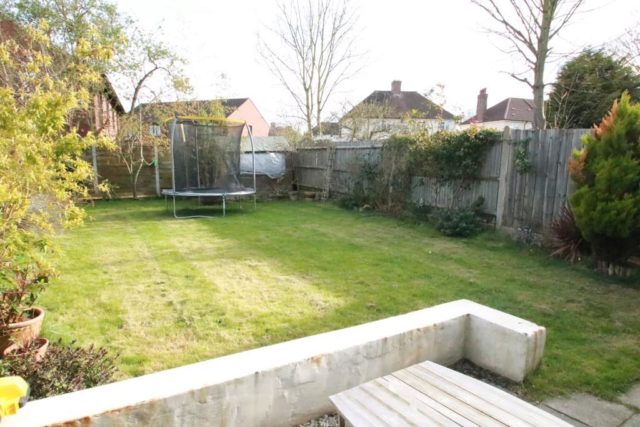  Image of 3 Bedroom End of Terrace for sale at Waddon, Croydon