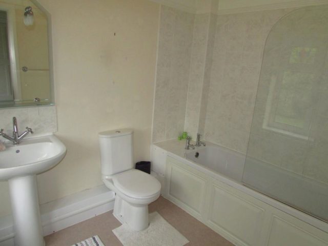  Image of 4 Bedroom Detached to rent at Seckar Lane, Woolley, Wakefield