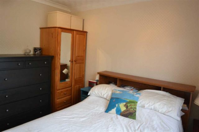  Image of 2 Bedroom Maisonette for sale at Gaysham Avenue, Ilford