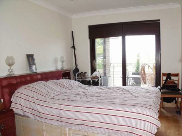  Image of 4 Bedroom Houses for sale at Blyth Road, Bromley
