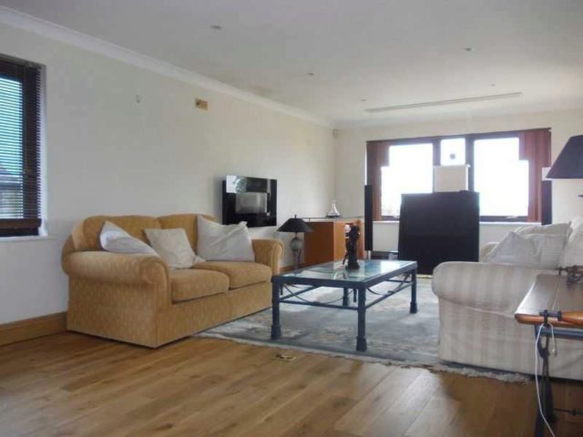  Image of 4 Bedroom Houses for sale at Blyth Road, Bromley