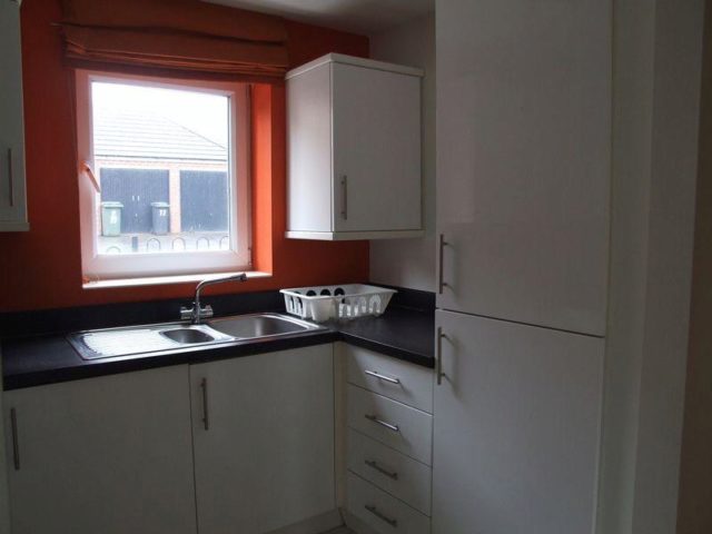  Image of 2 Bedroom Flat to rent at Dixon Close, Redditch