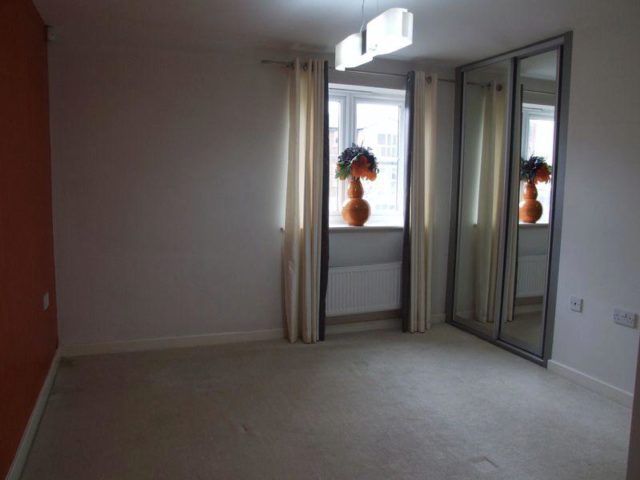  Image of 2 Bedroom Flat to rent at Dixon Close, Redditch