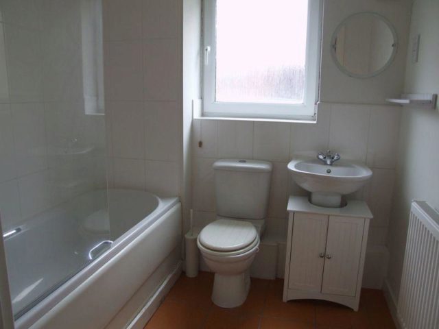  Image of 2 Bedroom Flat to rent at Dixon Close, Redditch