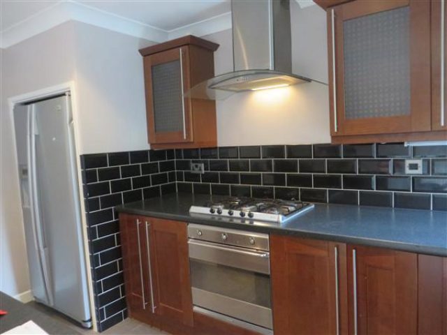  Image of 3 Bedroom Houses to rent at Maycroft Gardens, Grays