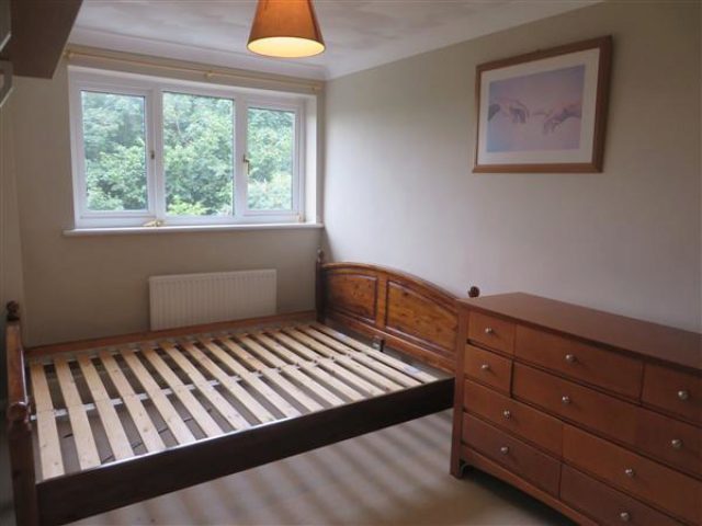  Image of 3 Bedroom Houses to rent at Maycroft Gardens, Grays