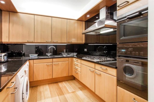  Image of 2 Bedroom Flat to rent at Hertford Street, Mayfair, W1J