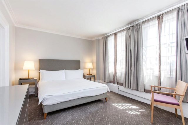  Image of 2 Bedroom Flat to rent at Hertford Street, Mayfair, W1J