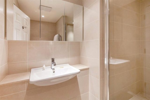  Image of 2 Bedroom Flat to rent at Hertford Street, Mayfair, W1J