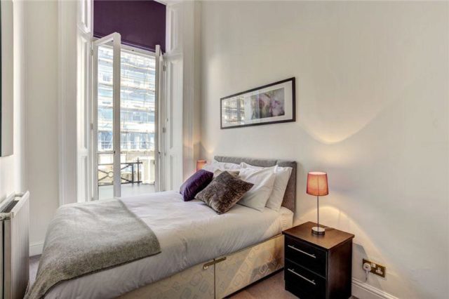  Image of 2 Bedroom Flat to rent at Lexham Gardens, South Kensington, W8