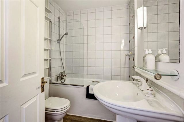  Image of 2 Bedroom Flat to rent at Lexham Gardens, South Kensington, W8