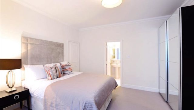  Image of 2 Bedroom Flat to rent at Lexham Gardens, South Kensington, W8