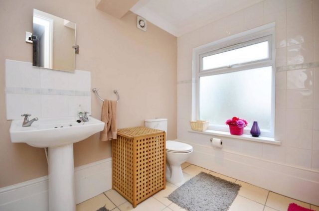  Image of 2 Bedroom Flat to rent at Lexham Gardens, Kensington, W8