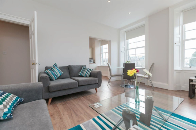  Image of 2 Bedroom Flat to rent at Kensington Court Place, Kensington, W8