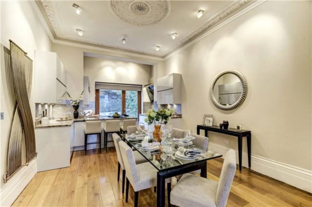  Image of 3 Bedroom Maisonette to rent at Stafford Terrace, Kensington, W8