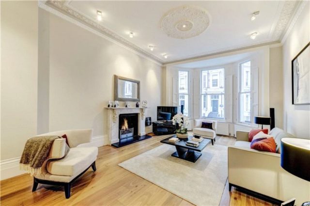  Image of 3 Bedroom Maisonette to rent at Stafford Terrace, Kensington, W8